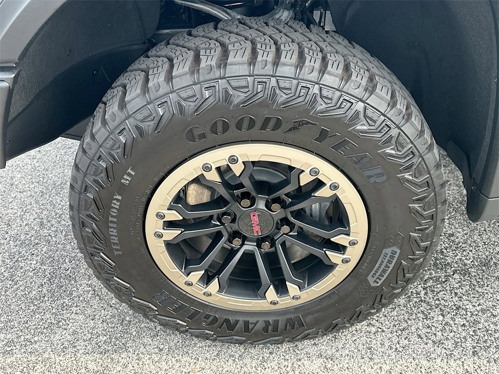 Certified 2025 GMC Sierra 1500 AT4X image 33