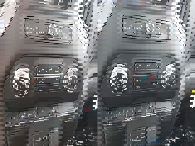 New 2025 GMC Sierra 1500 Pro w/ Trailering Package image 16