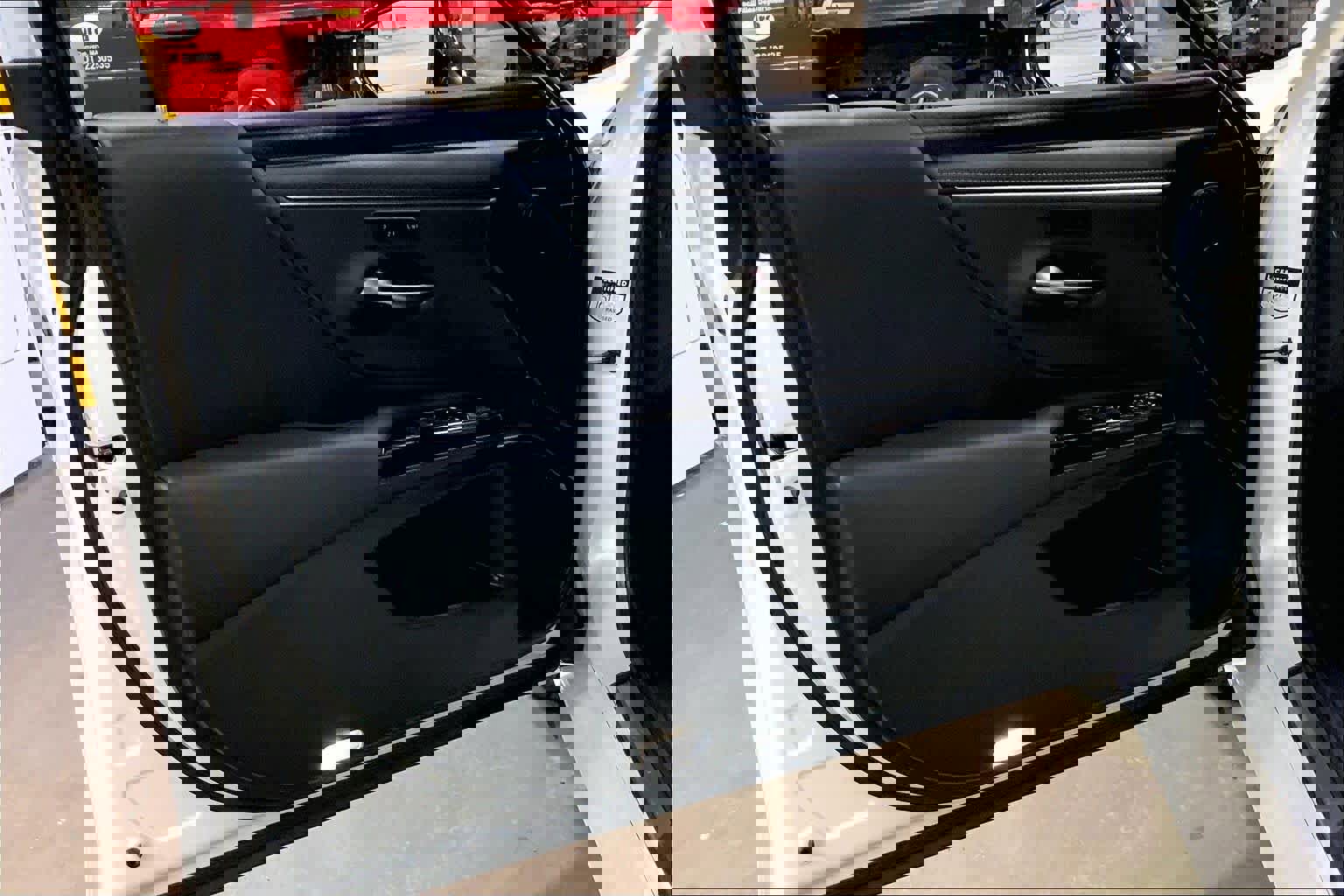 Certified 2025 Lexus ES 300h w/ Technology Package image 22