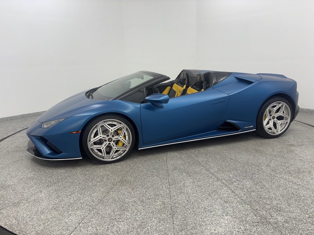Used 2020 Lamborghini Huracan EVO image 3