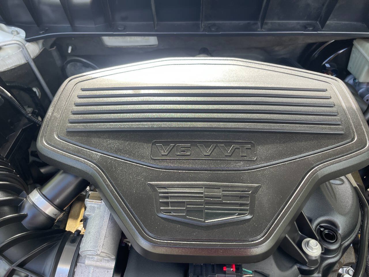 Used 2018 Cadillac XT5 Luxury w/ Driver Awareness Package AWD/4WD image 16