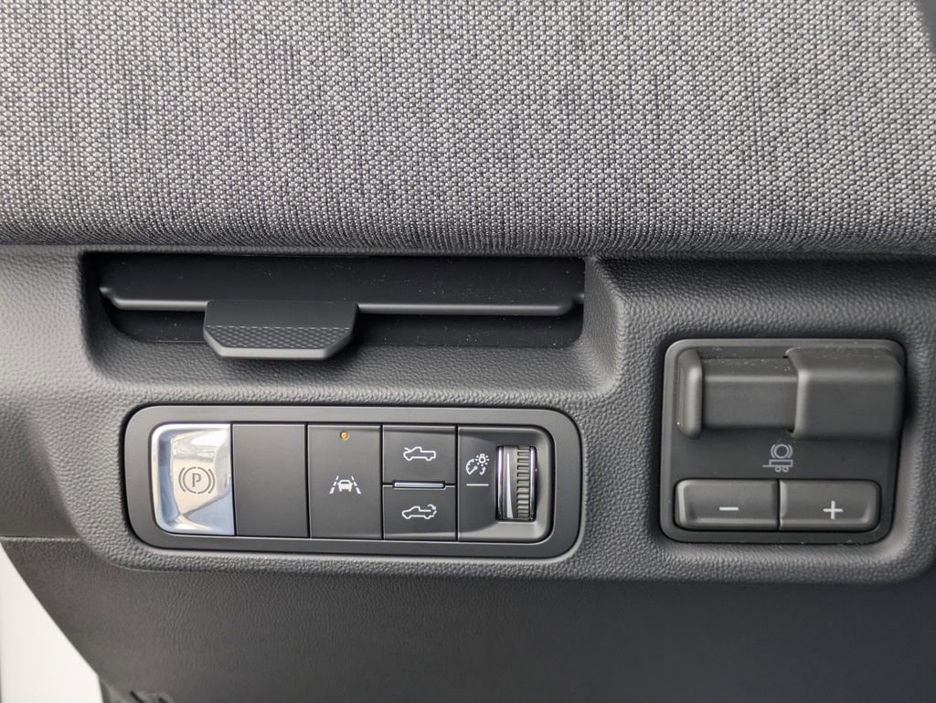 New 2026 GMC Sierra EV Elevation w/ LPO, Elevation Dark Package image 21