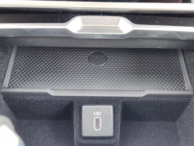 New 2026 Land Rover Range Rover Long Wheelbase SE image 14