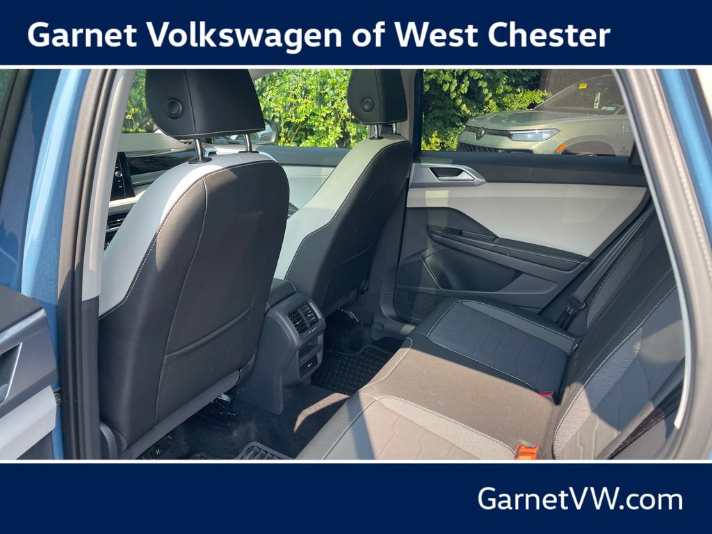 Certified 2025 Volkswagen Taos SE w/ Panoramic Sunroof Package AWD/4WD image 13