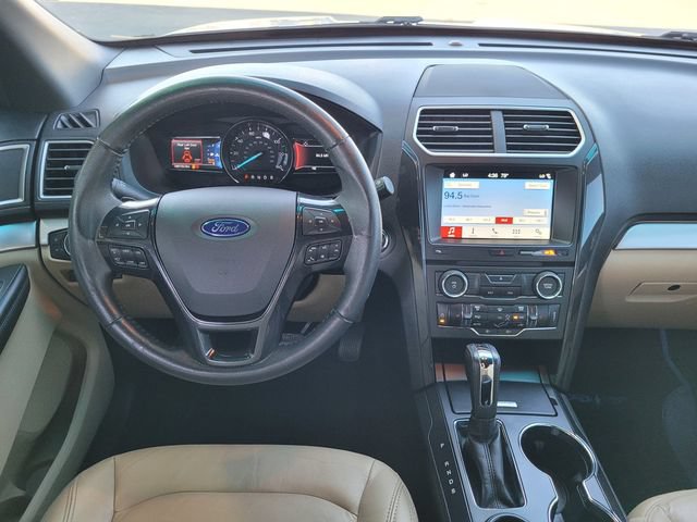 Used 2017 Ford Explorer XLT w/ Equipment Group 202A FWD image 7