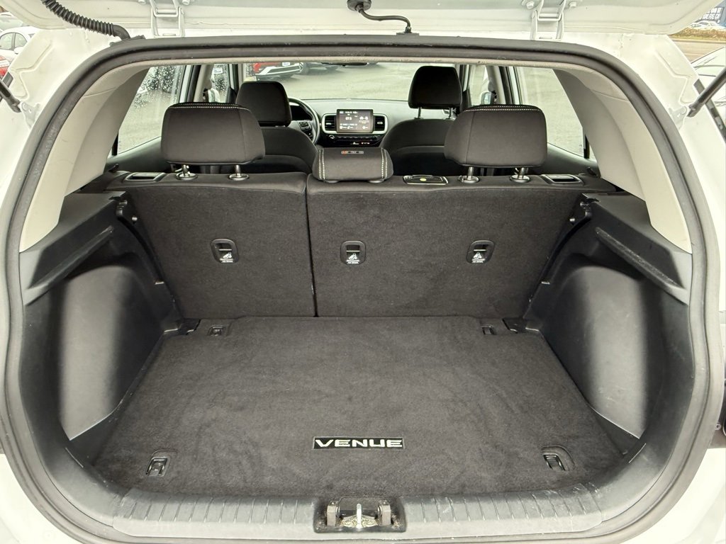 Certified 2022 Hyundai Venue SEL image 11