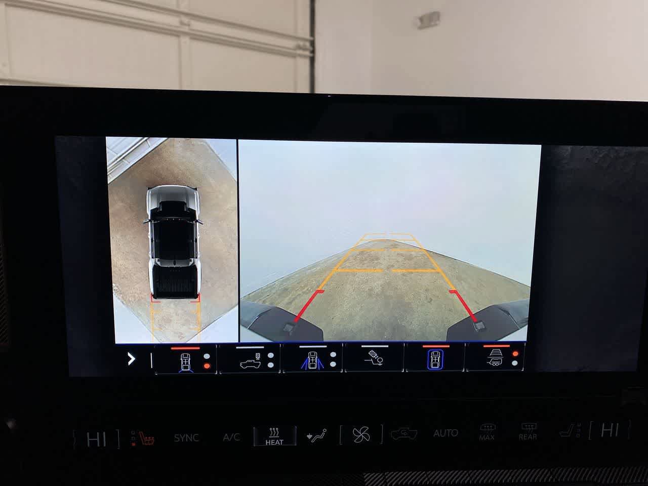 Used 2024 GMC Hummer EV 2X AWD/4WD image 25