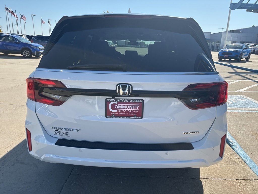 New 2026 Honda Odyssey Touring image 4