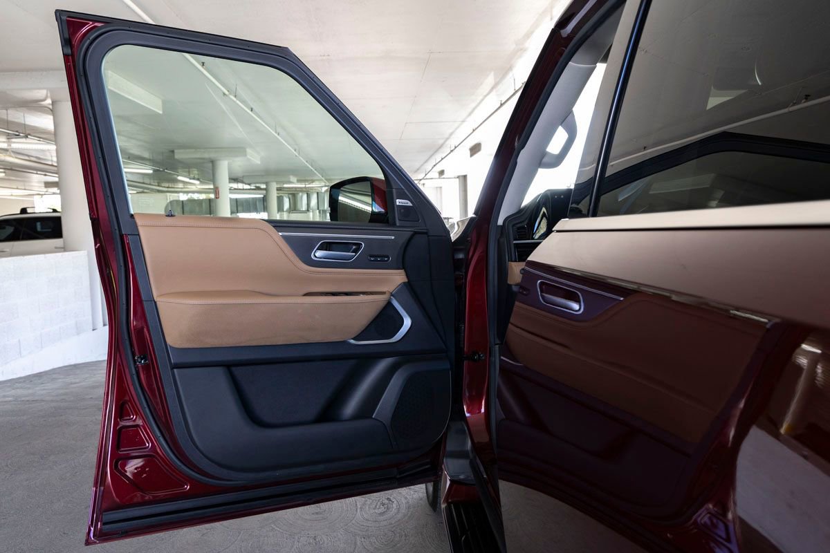 Used 2025 INFINITI QX80 Luxe AWD/4WD image 14