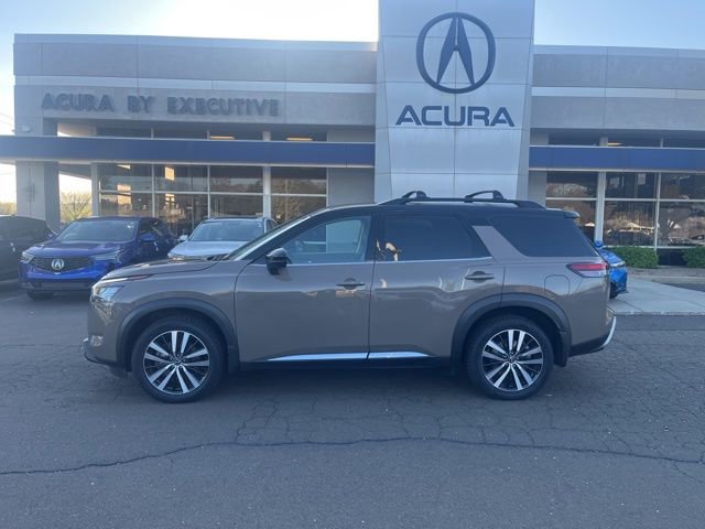 Used 2023 Nissan Pathfinder Platinum AWD/4WD image 3