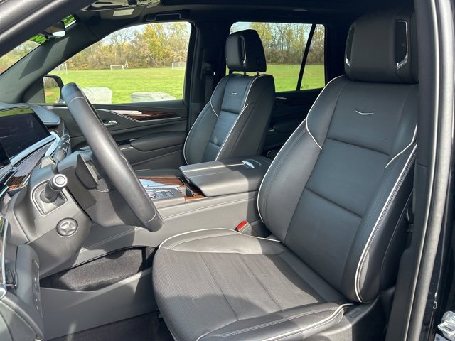 Certified 2023 Cadillac Escalade Premium Luxury image 33