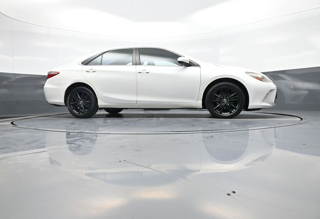 Used 2015 Toyota Camry SE image 27