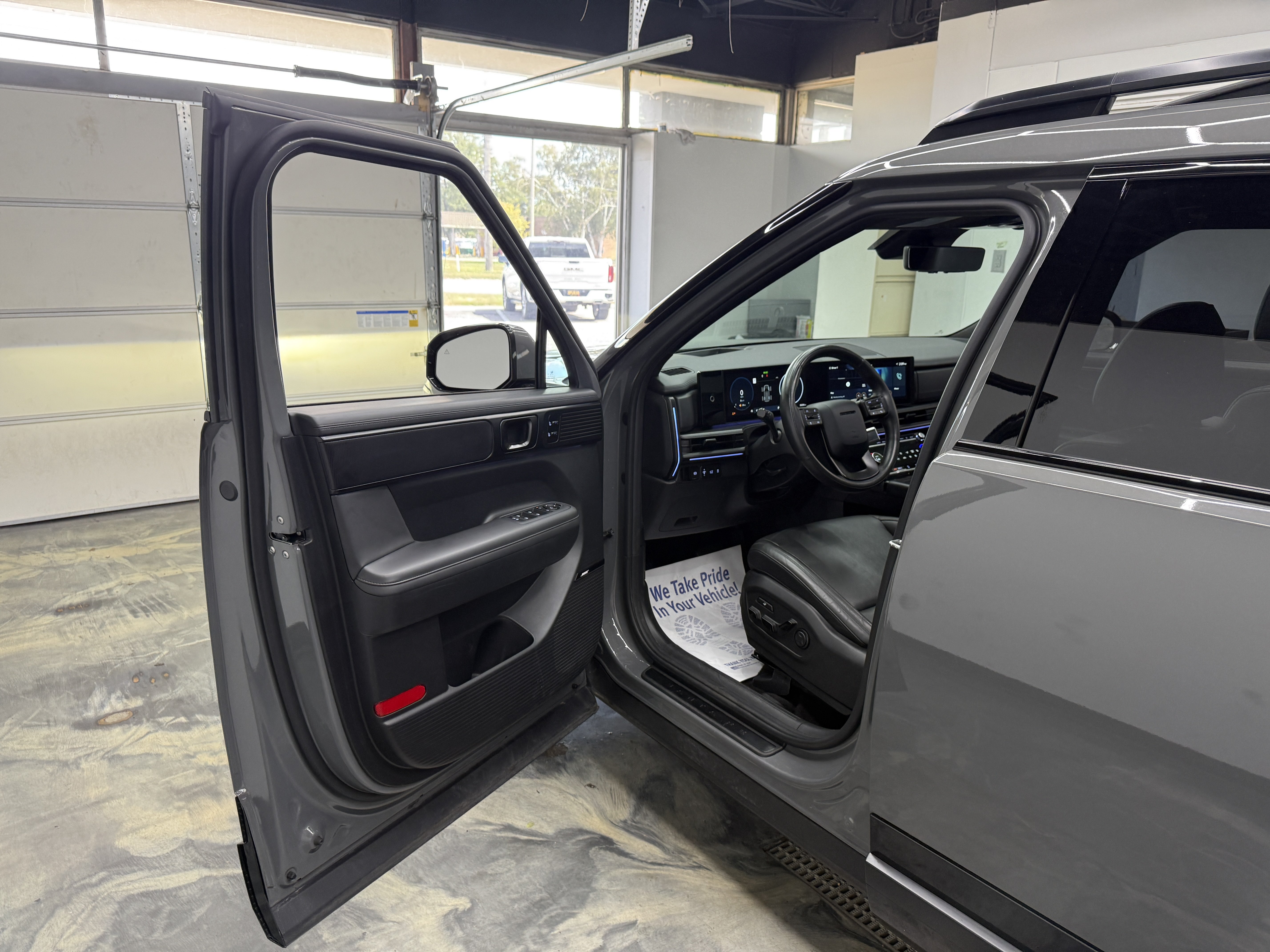 Used 2024 Hyundai Santa Fe Calligraphy AWD/4WD image 8