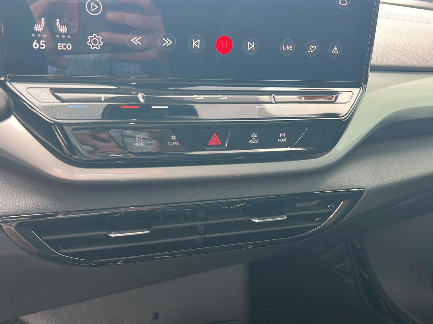 Used 2023 Volkswagen ID.4 Pro S Plus image 28