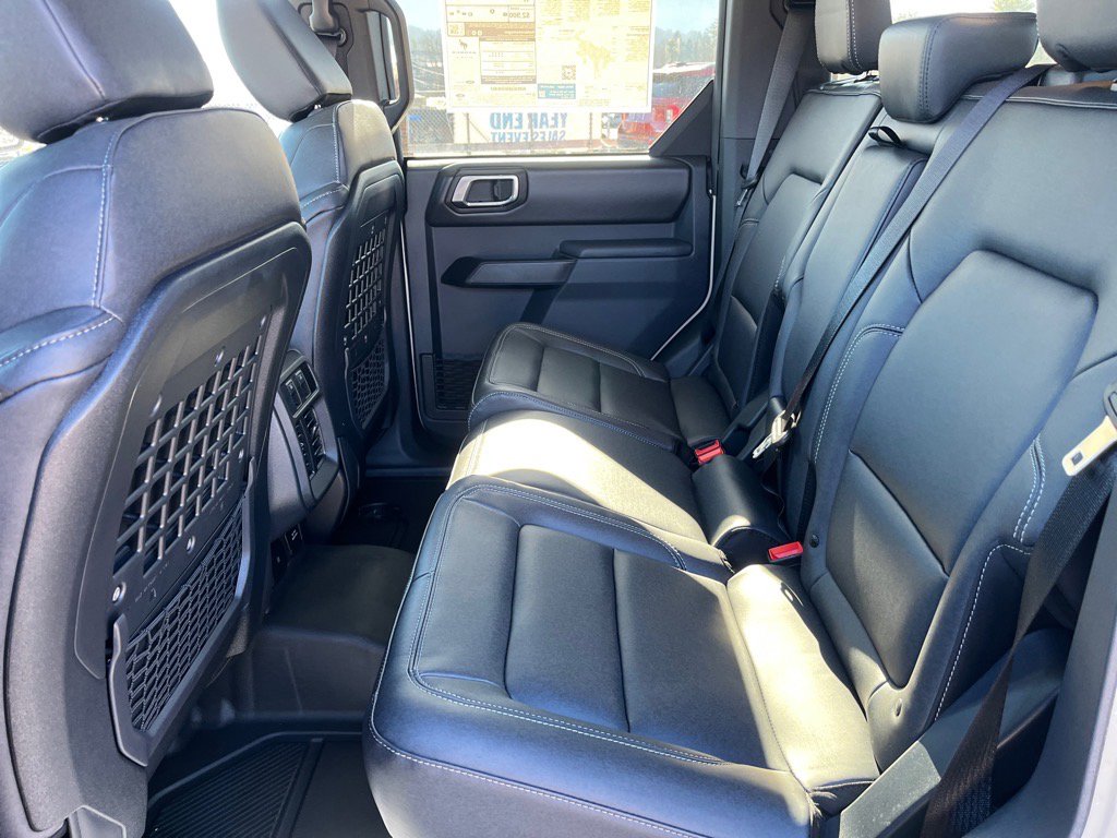 New 2025 Ford Bronco Badlands w/ Sasquatch Package AWD/4WD image 7