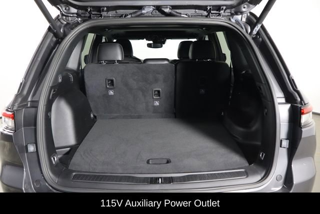 Used 2024 Jeep Grand Cherokee Altitude RWD image 18
