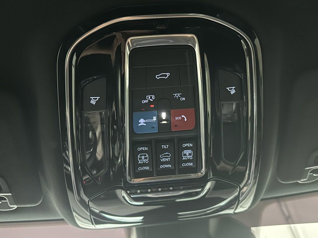 Used 2023 Jeep Grand Cherokee L Summit w/ High Altitude Package image 26