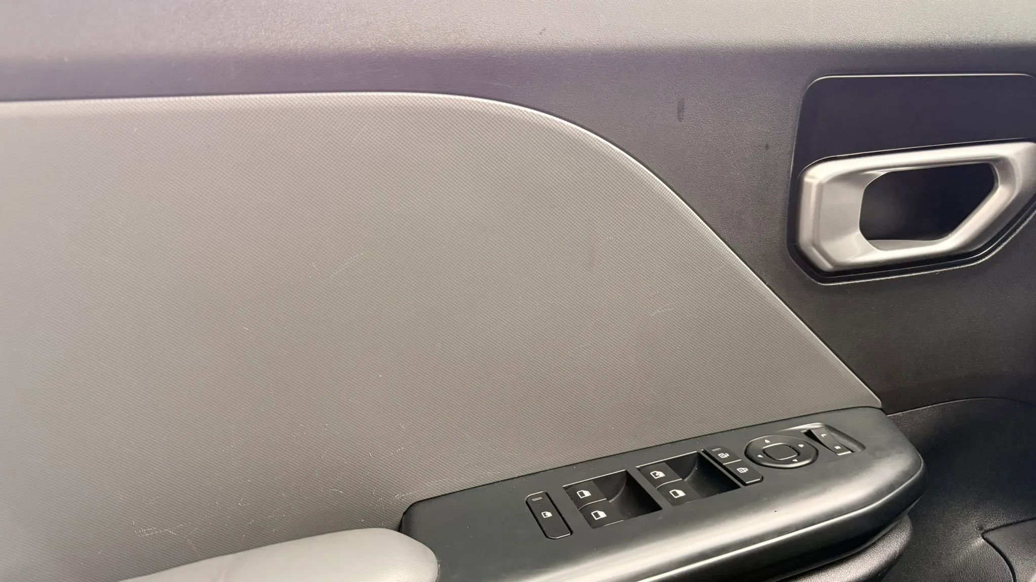 Used 2025 Kia K4 image 26