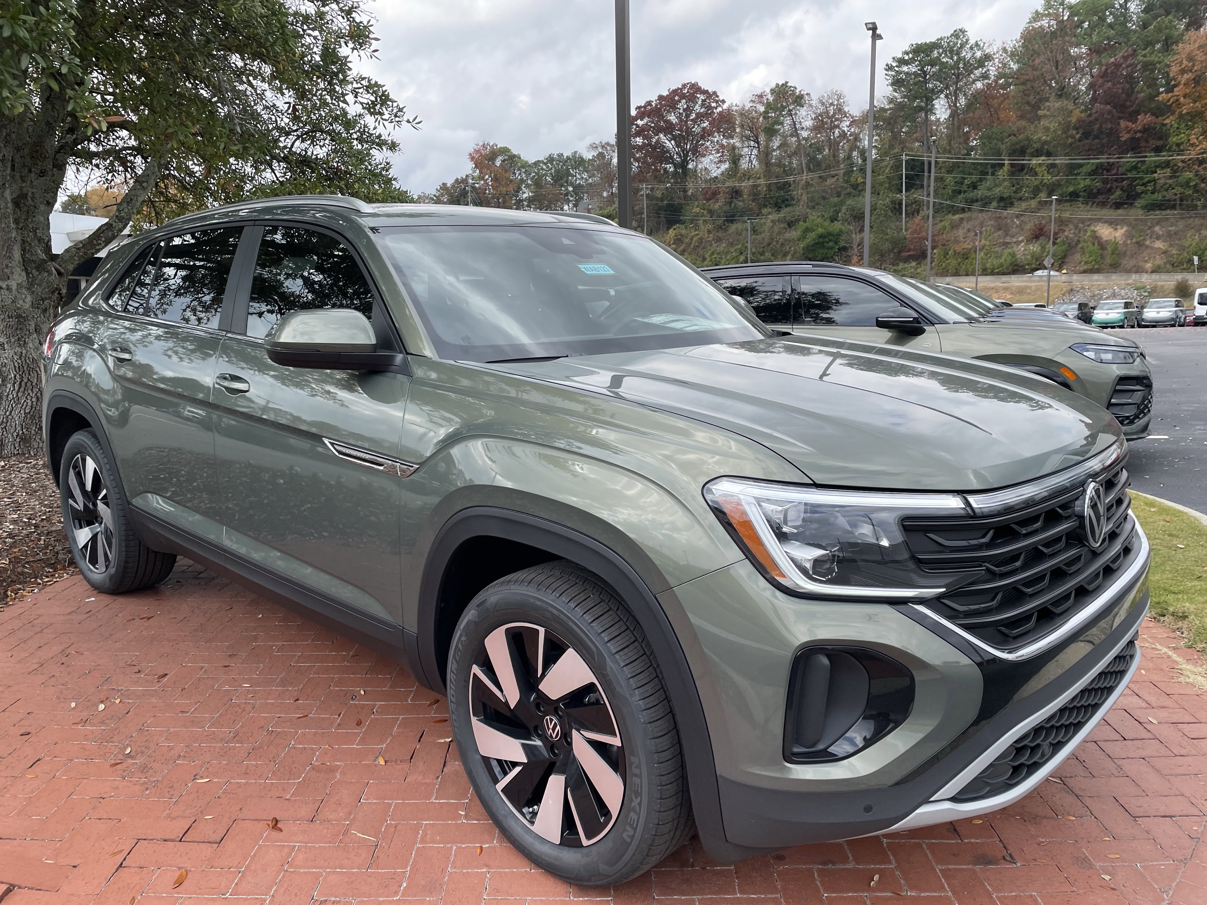 New 2026 Volkswagen Atlas Cross Sport SE image 3