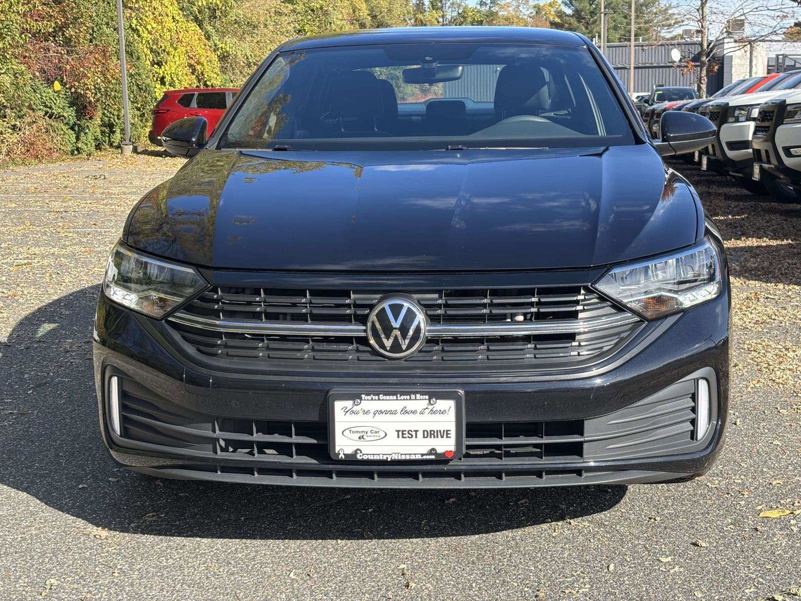 Used 2023 Volkswagen Jetta Sport image 2