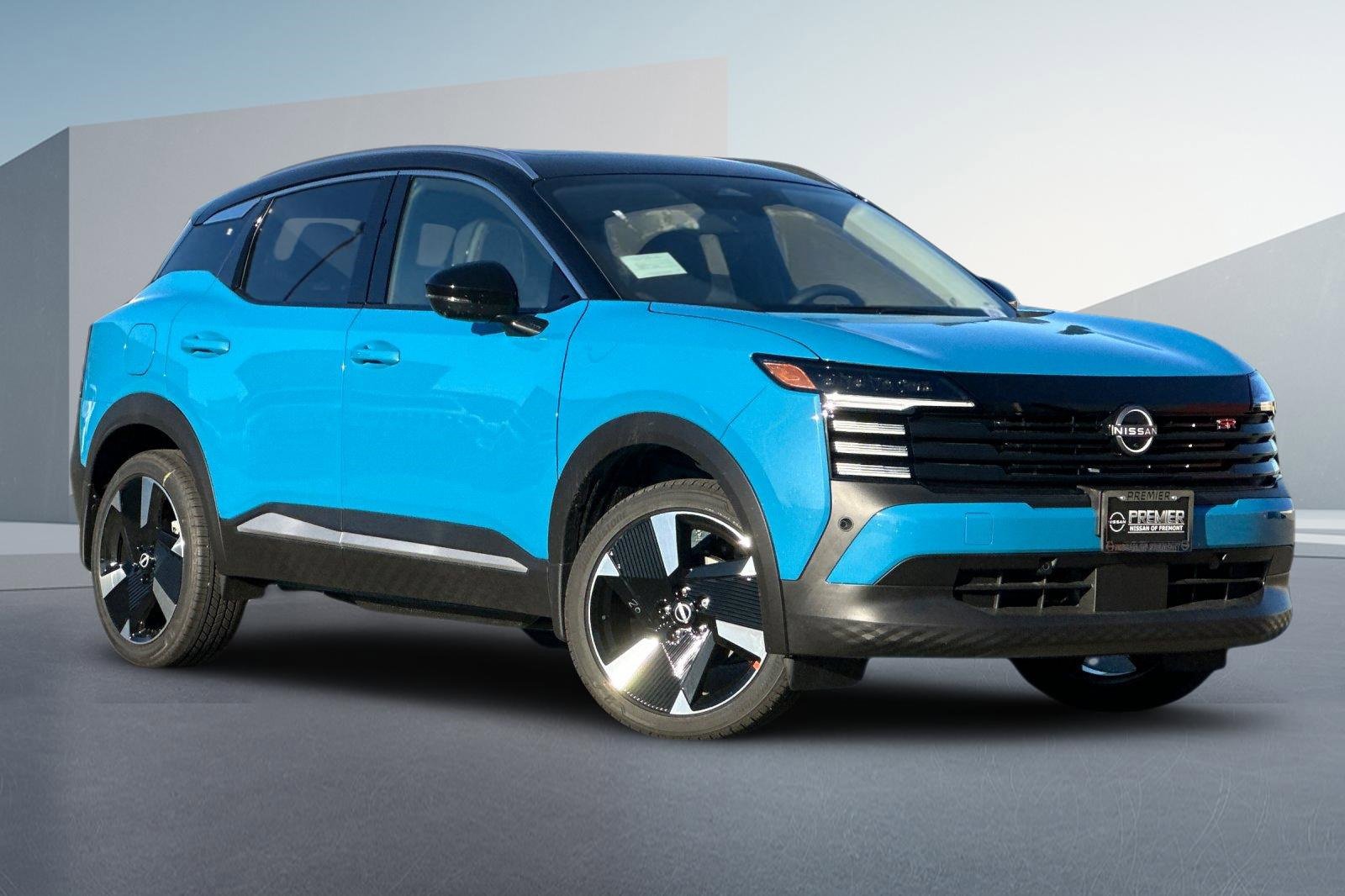 New 2026 Nissan Kicks SR w/ SR Premium Package image 2