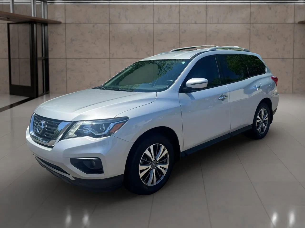 Used 2020 Nissan Pathfinder SV FWD image 5