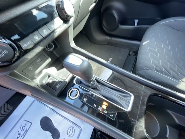 Used 2022 Nissan Kicks SV image 16