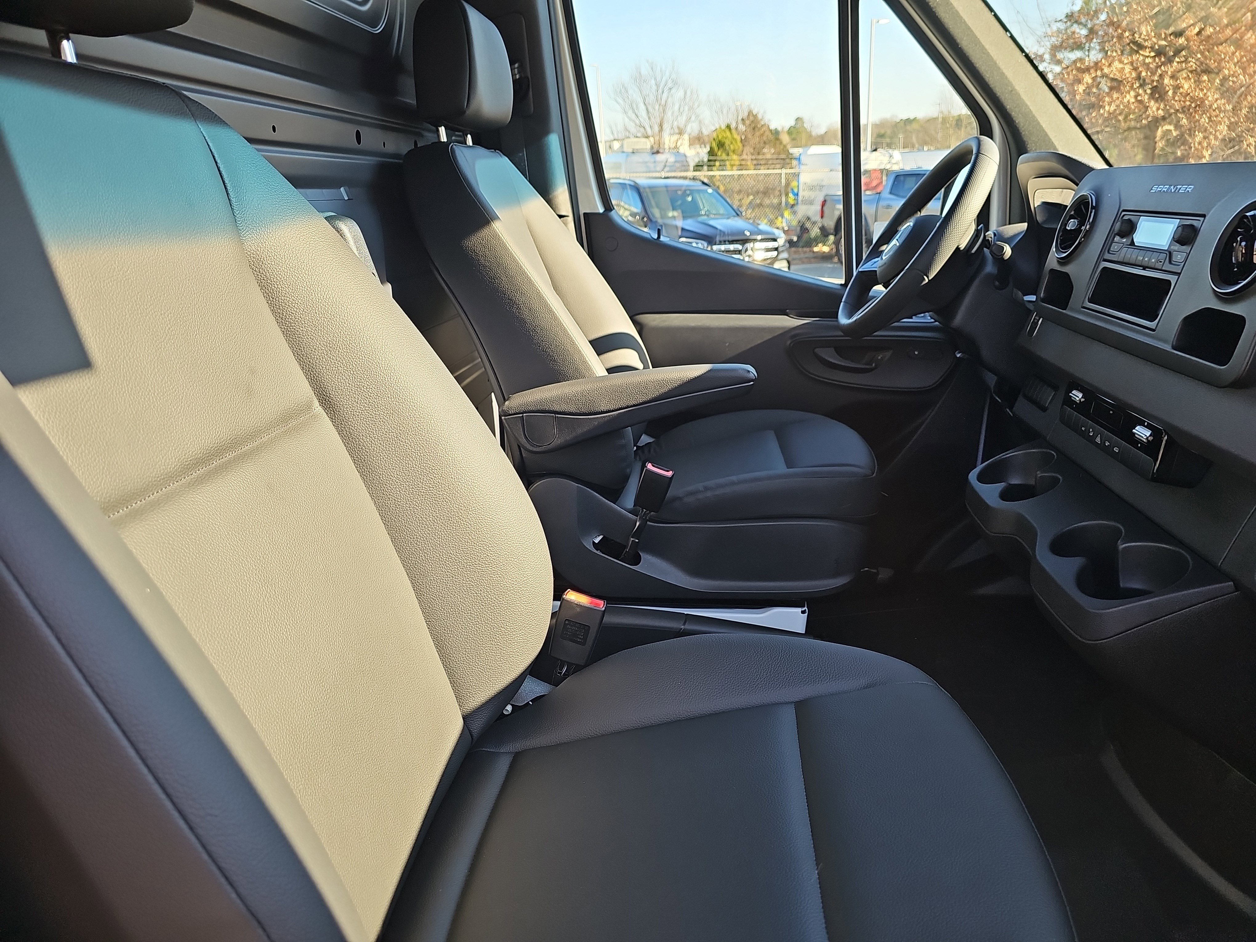 New 2025 Mercedes-Benz Sprinter 2500 image 10