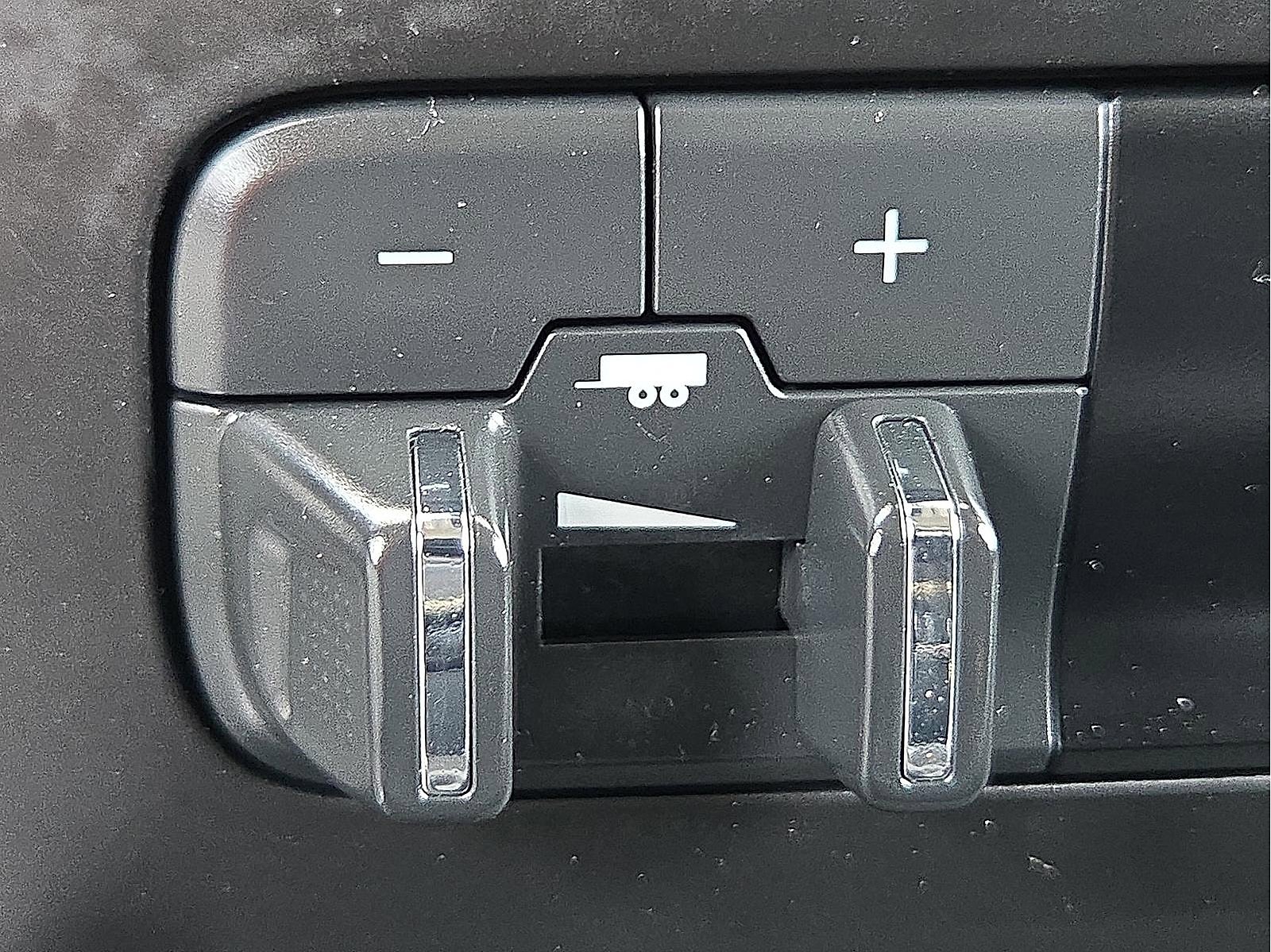 Used 2023 RAM 1500 Classic SLT w/ Trailer & Traction Group image 19