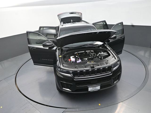 New 2026 Jeep Grand Cherokee Altitude AWD/4WD image 36