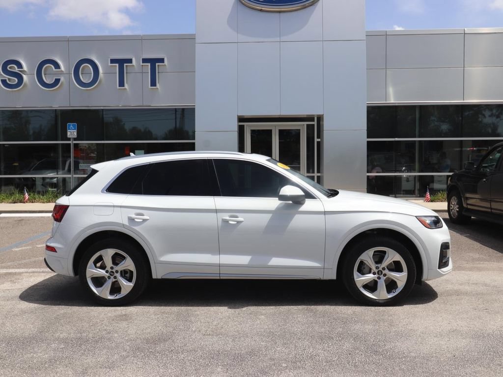 Used 2021 Audi Q5 2.0T Premium Plus w/ Premium Plus Package AWD/4WD image 16