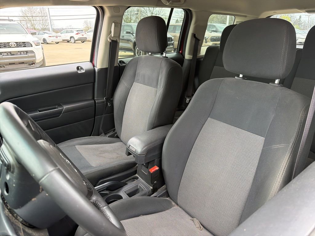 Used 2014 Jeep Patriot Latitude FWD image 9