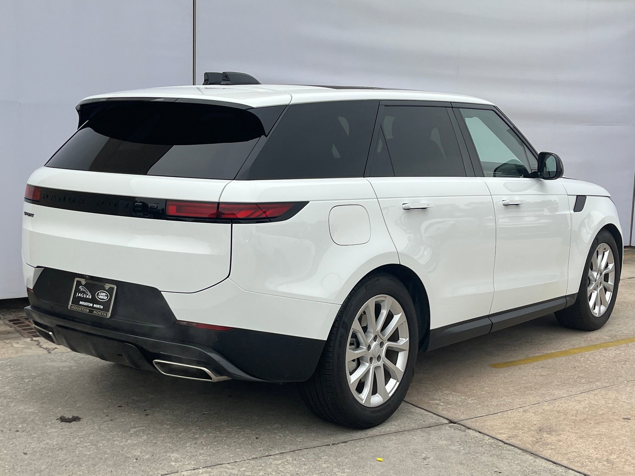 Certified 2025 Land Rover Range Rover Sport SE image 9