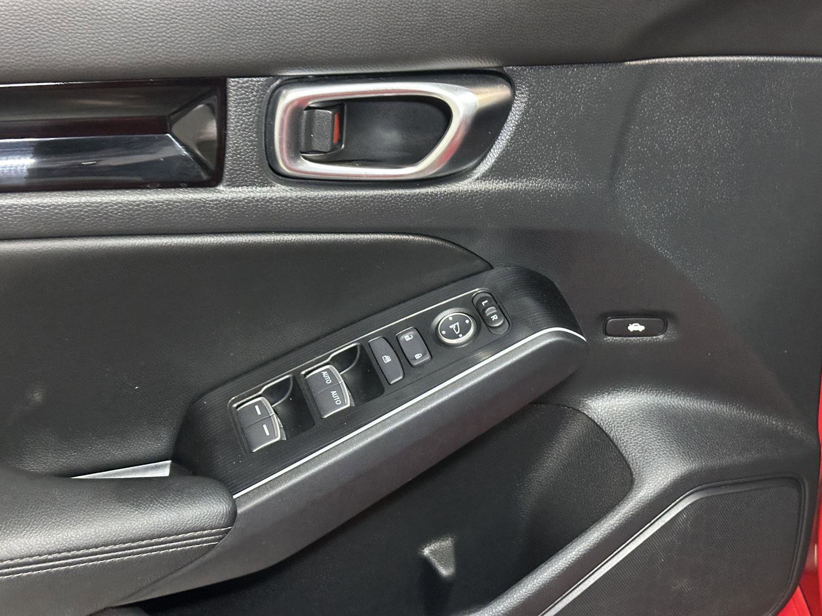 Certified 2025 Honda Civic Sport Touring image 21