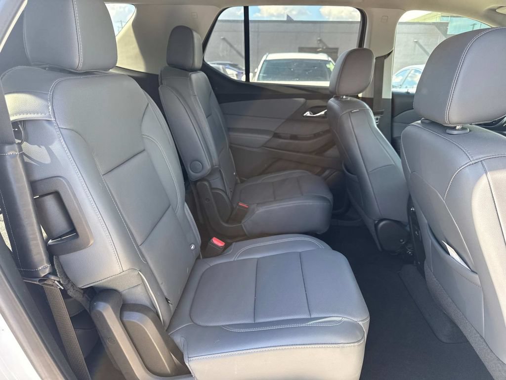 Used 2019 Chevrolet Traverse Premier w/ Driver Confidence II Package FWD image 12