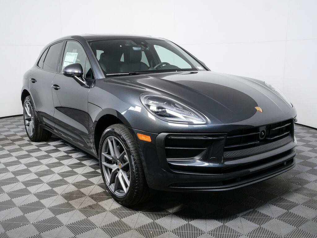 Certified 2026 Porsche Macan AWD/4WD image 24