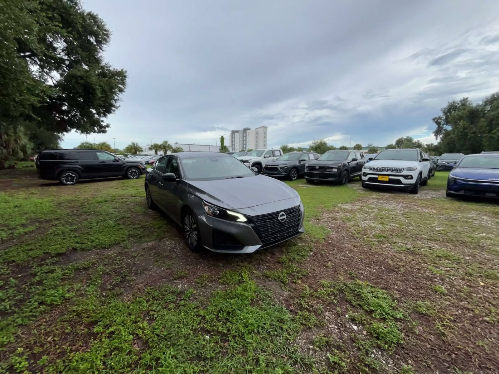 Used 2026 Nissan Altima 2.5 SV FWD image 3