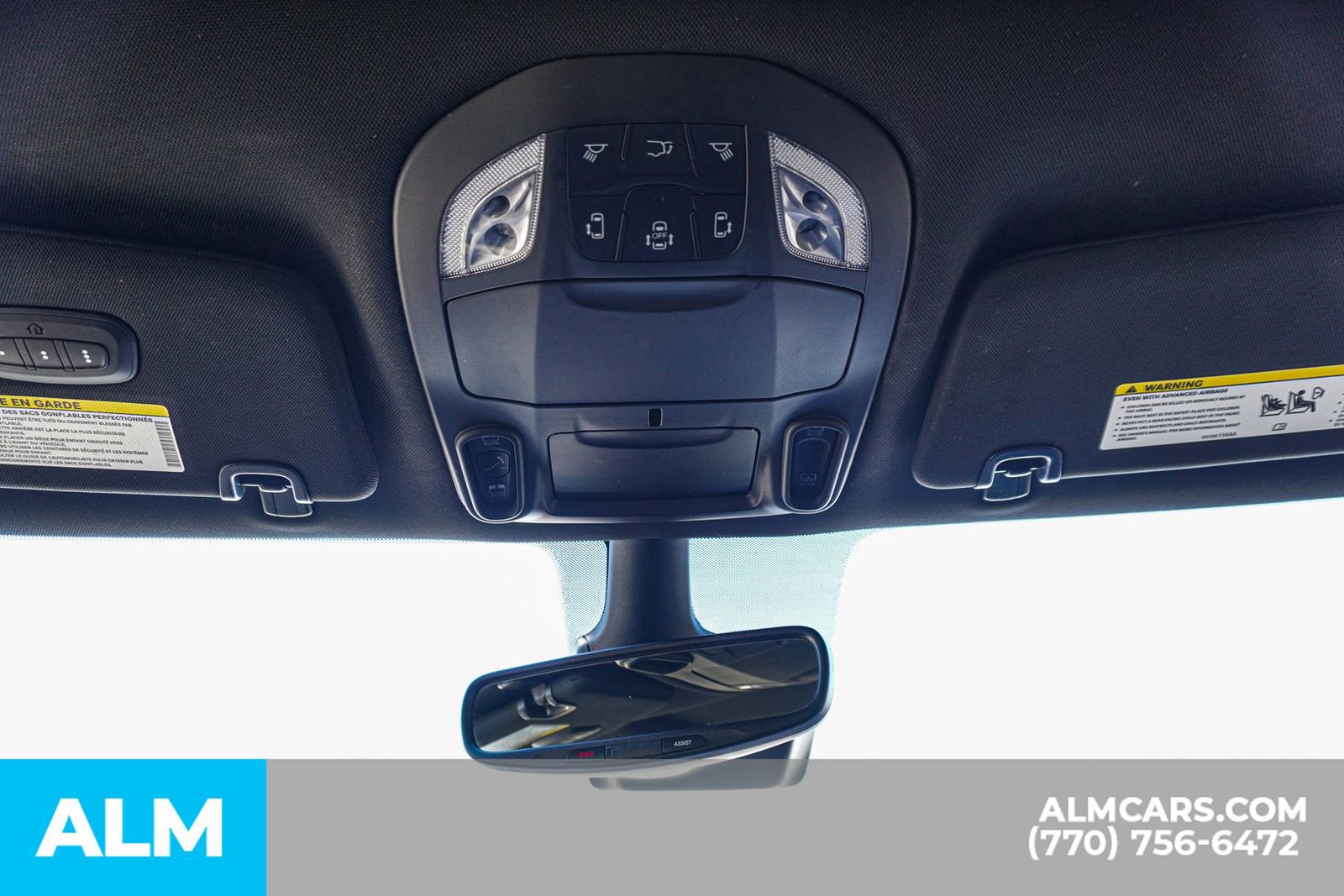 Used 2025 Chrysler Pacifica Limited image 38