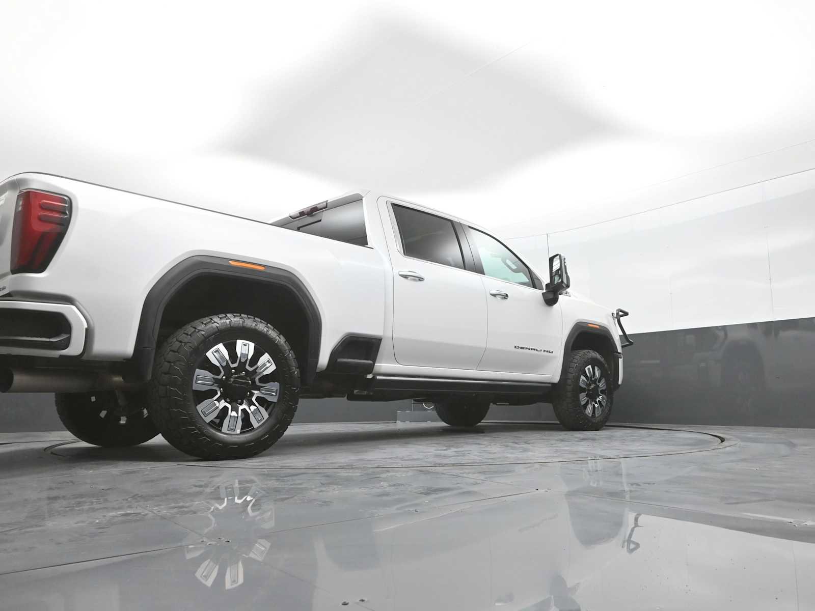 Used 2024 GMC Sierra 3500 Denali w/ Denali Reserve Package AWD/4WD image 43