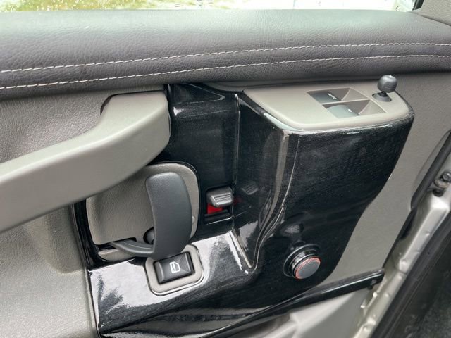 Used 2024 GMC Savana 2500 Explorer Limited SE image 16