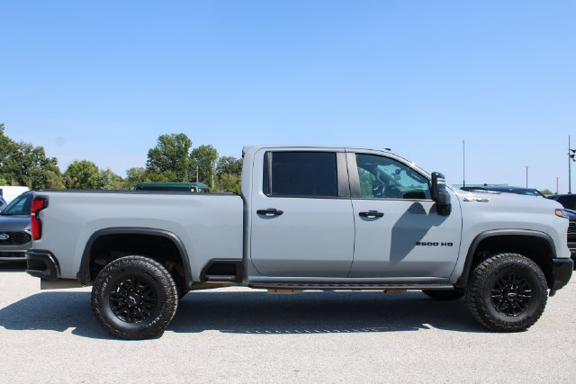 Used 2024 Chevrolet Silverado 2500 ZR2 w/ Technology Package AWD/4WD image 6
