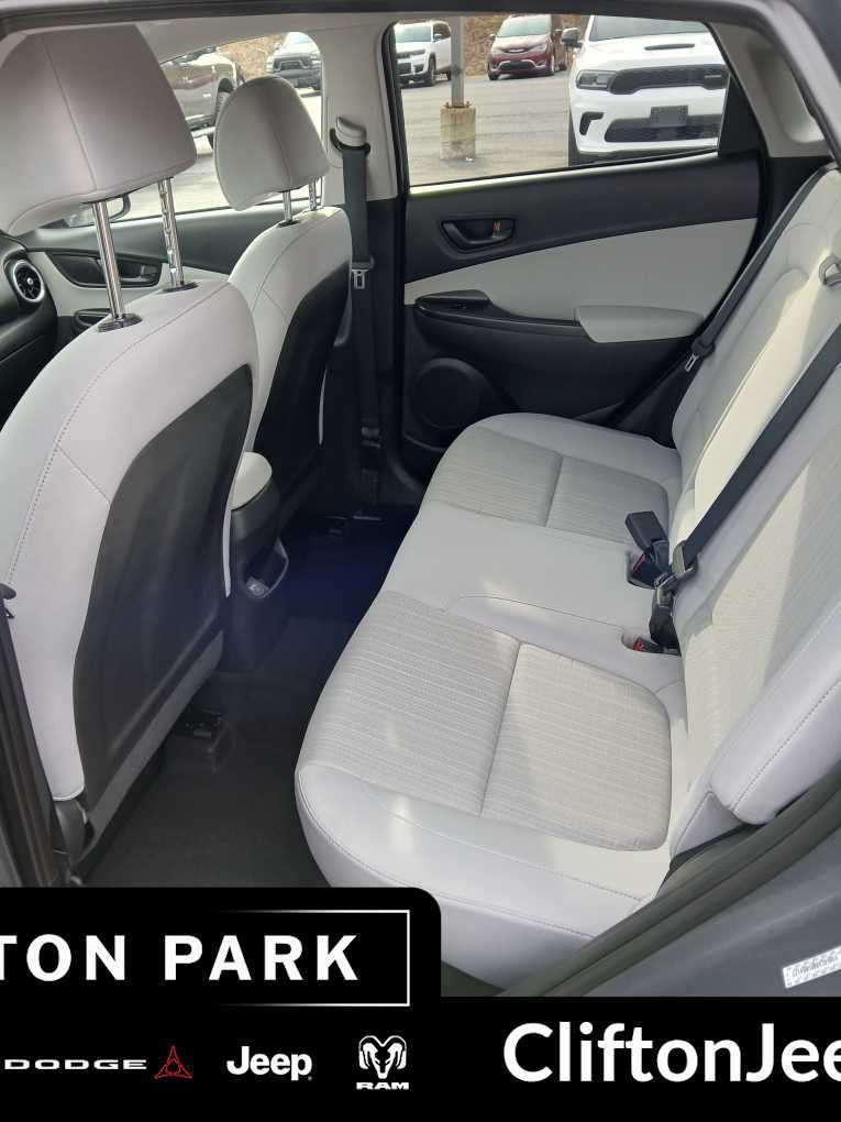 Used 2023 Hyundai Kona SEL image 13