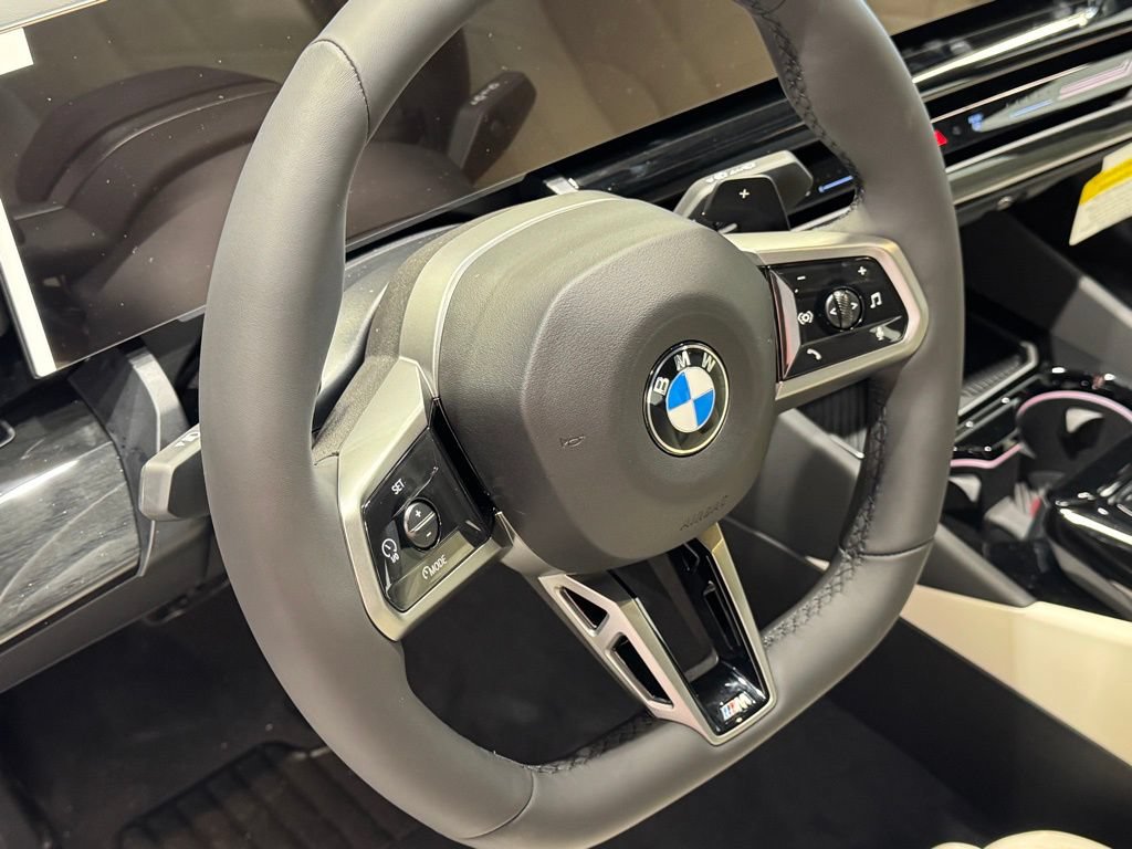 Used 2026 BMW 530i xDrive w/ M Sport Package AWD/4WD image 13
