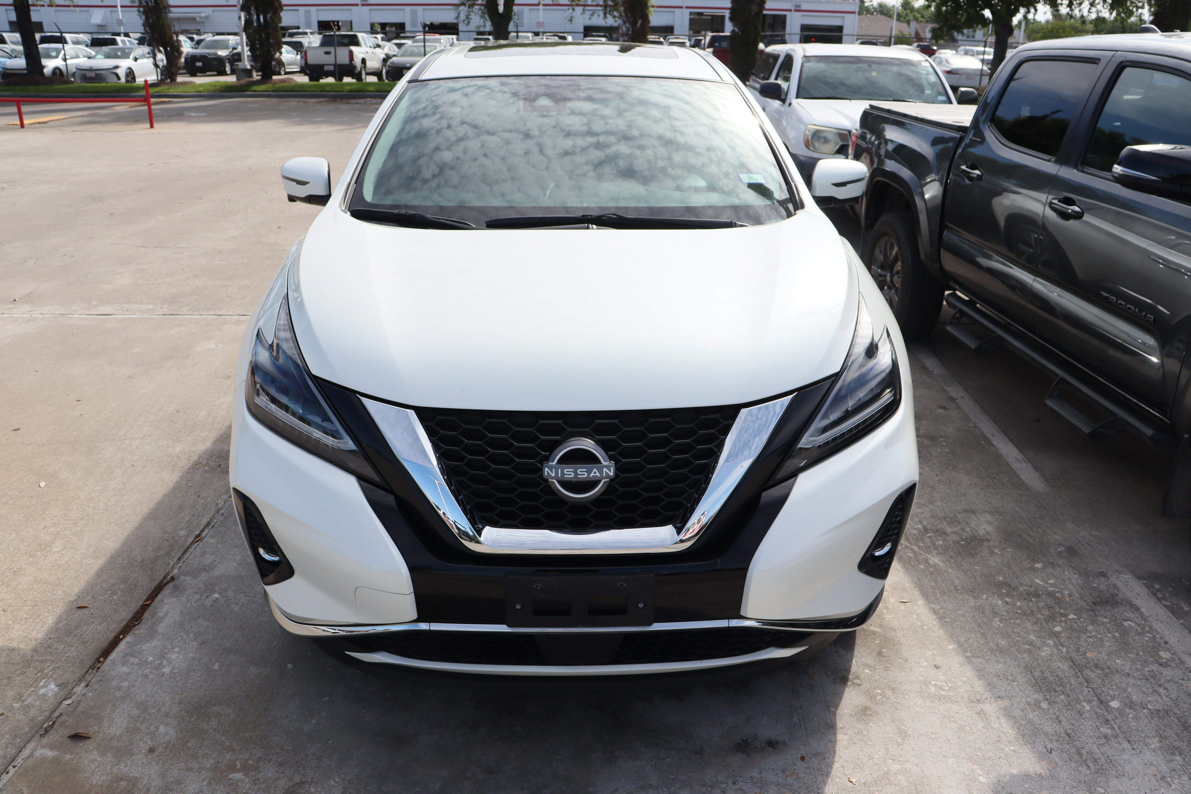 Used 2024 Nissan Murano SL image 3