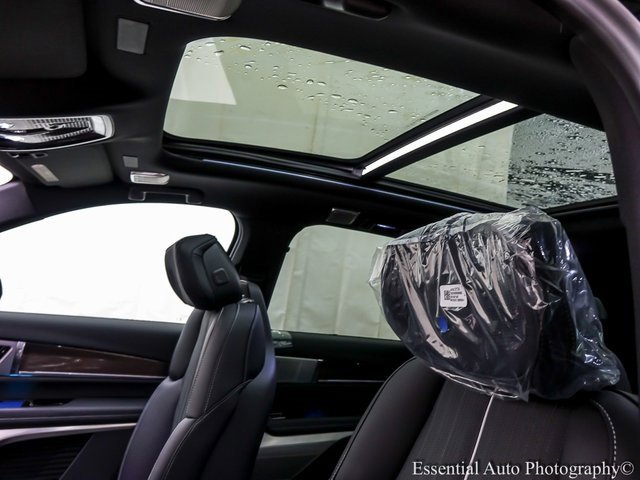 New 2026 Cadillac Vistiq Sport w/ LPO, Floor Liner Package image 9