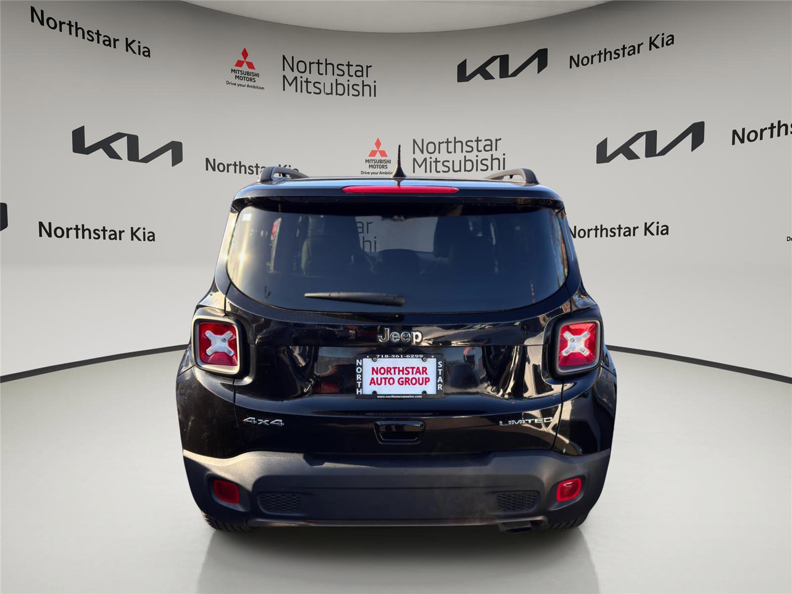 Used 2019 Jeep Renegade Limited w/ UConnect 8.4 Nav Group image 5