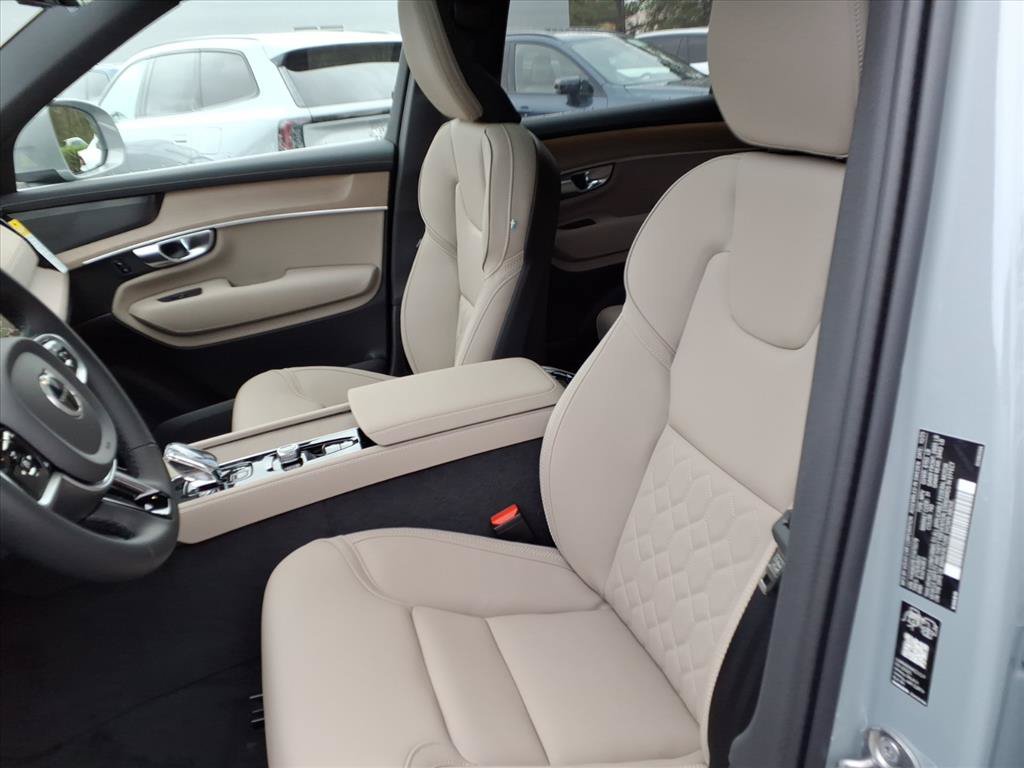 New 2026 Volvo XC90 B6 Plus w/ Protection Package Premier AWD/4WD image 17
