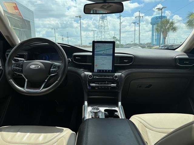 Used 2020 Ford Explorer Platinum w/ Premium Technology Package AWD/4WD image 12