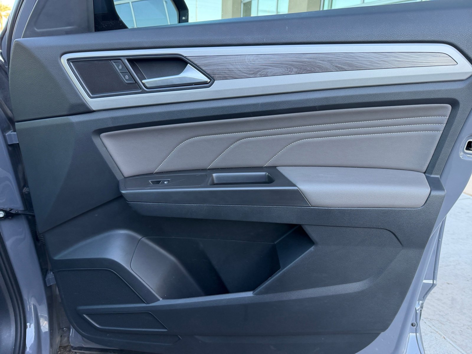 Used 2022 Volkswagen Atlas Cross Sport SE image 16