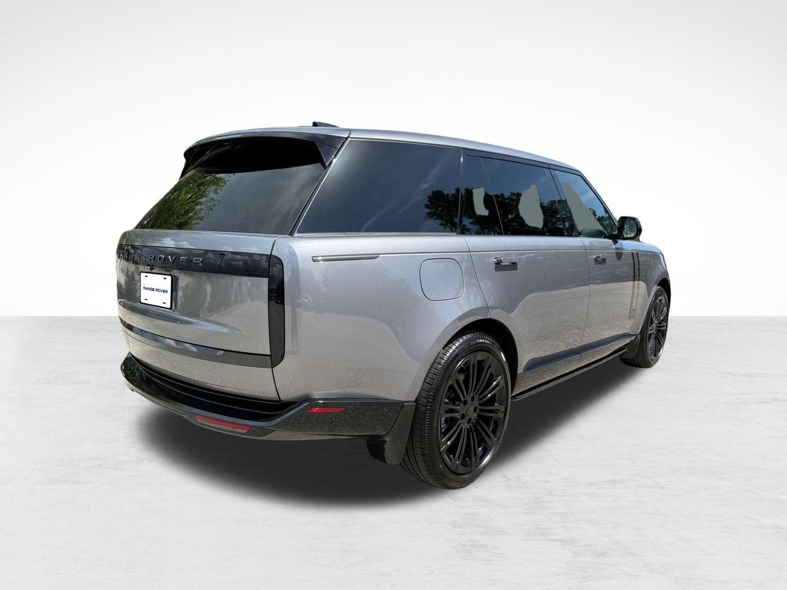 New 2026 Land Rover Range Rover Long Wheelbase SE AWD/4WD image 9